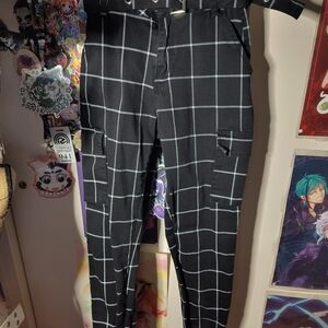 Hot Topic Women’s Grunge Plaid Cargo Jogger Pants Black size small. Has been wor